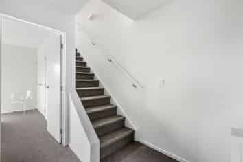 34 Ara Mara Hua, Henderson