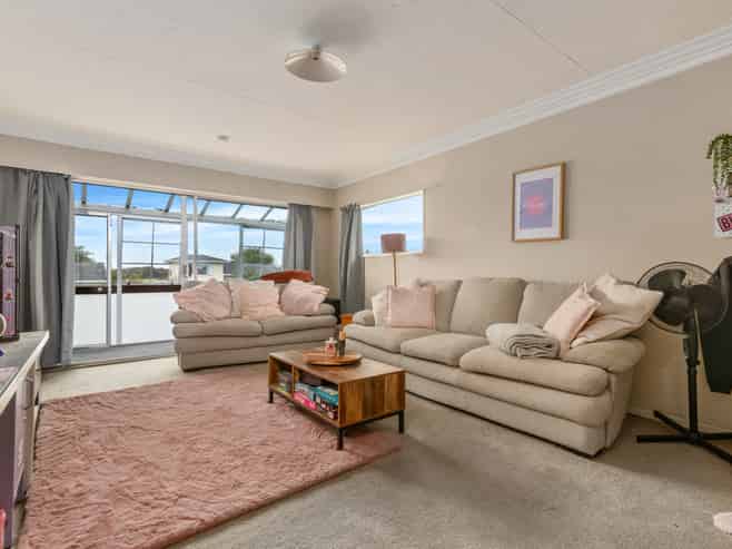 2/151 Moana Street, Rosedale