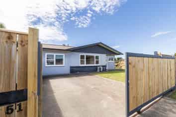 51 Clarence Cox Crescent, Pirimai