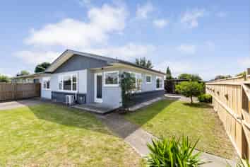 51 Clarence Cox Crescent, Pirimai