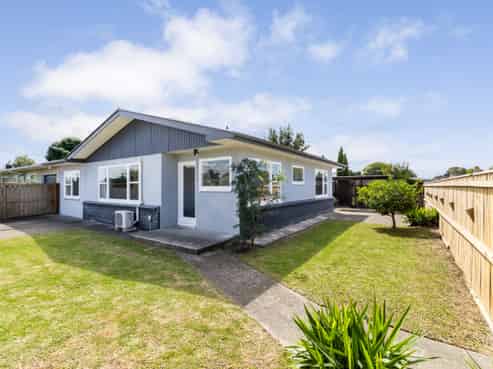 51 Clarence Cox Crescent, Pirimai