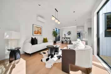 34B  Ian Sage Avenue, Torbay