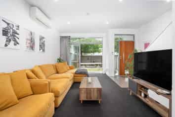 11/59 The Parade, Island Bay