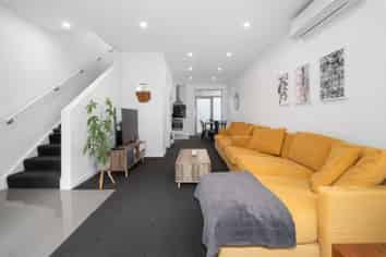 11/59 The Parade, Island Bay