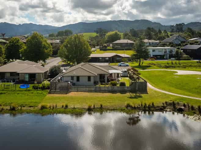 15 Uretara Drive, Katikati