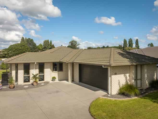 15 Uretara Drive, Katikati