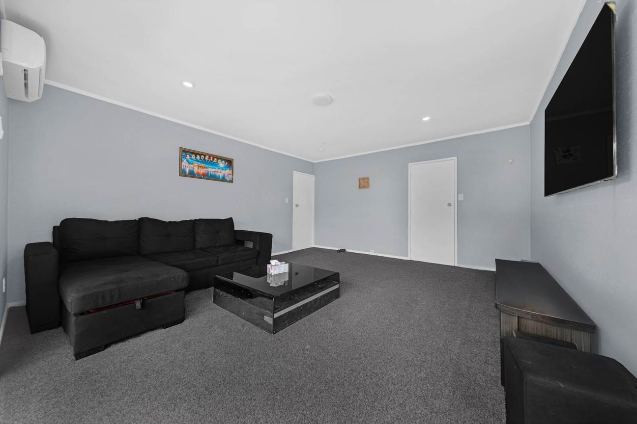 Brick & Tile Home in a Super Convenient Location - Ansicht 5