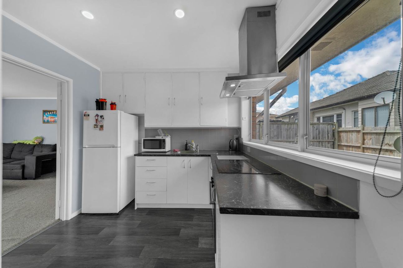 Brick & Tile Home in a Super Convenient Location - Mehr