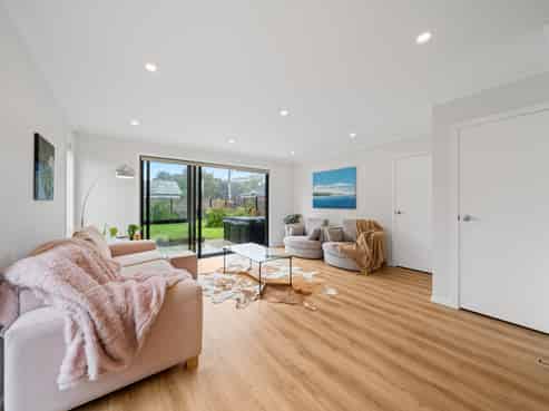 17 Reakes Crescent, Wallaceville