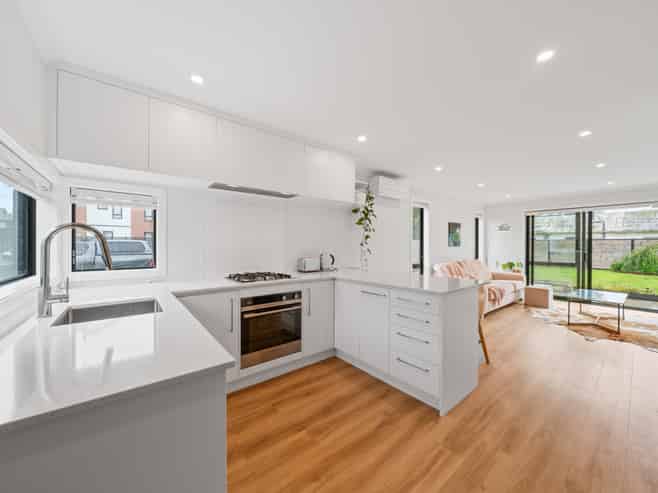 17 Reakes Crescent, Wallaceville