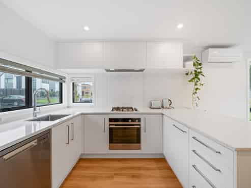 17 Reakes Crescent, Wallaceville