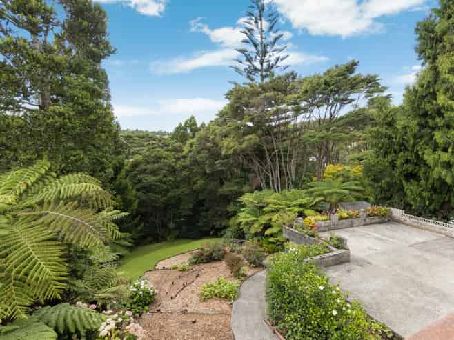 67 Daffodil Street, Titirangi