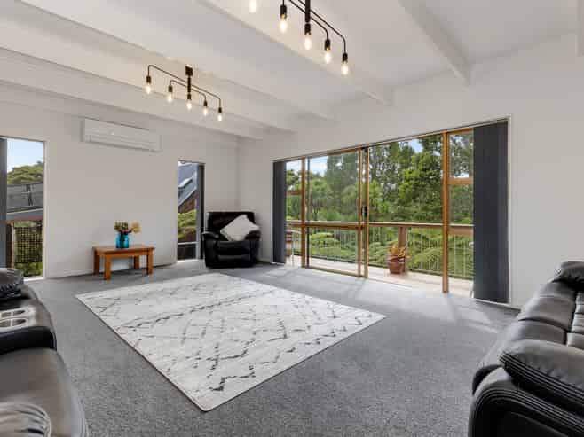 67 Daffodil Street, Titirangi