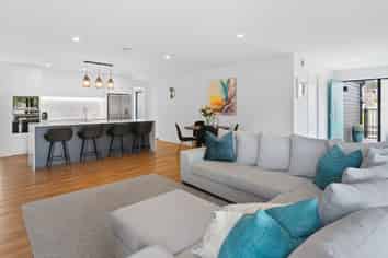 9 Koiora Lane, Long Bay