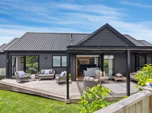 9 Koiora Lane, Long Bay