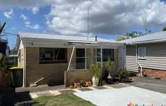 2/85A station Road, Papatoetoe