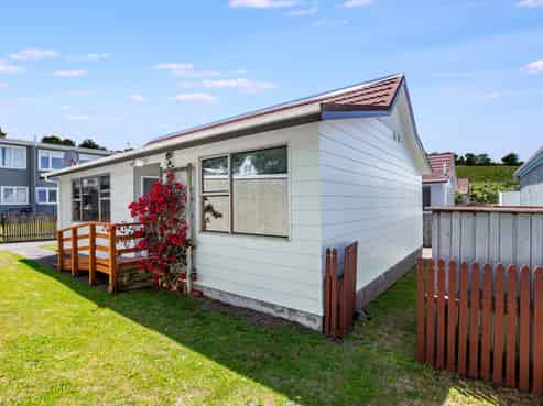 176A Queens Drive, Lyall Bay