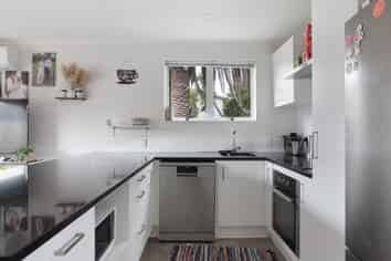 2/13 Hamurana Place, Te Atatu Peninsula