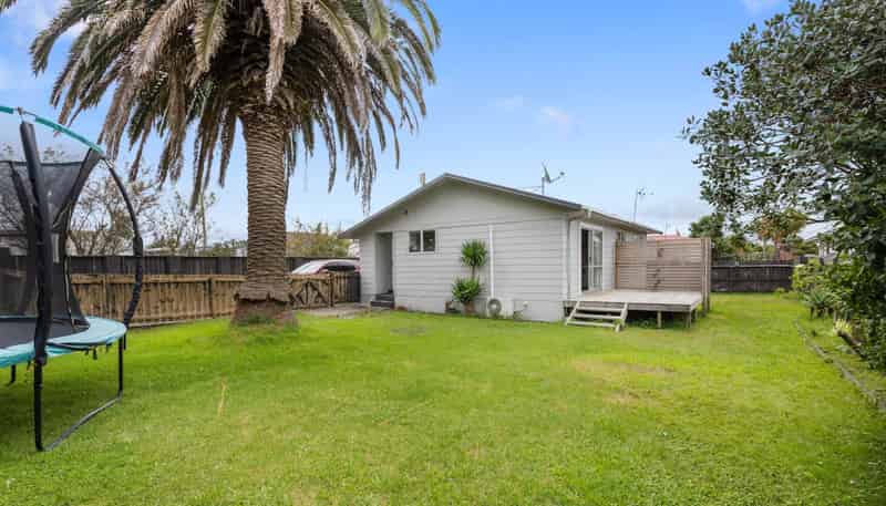 2/13 Hamurana Place, Te Atatu Peninsula