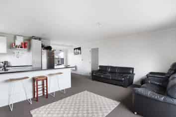 2/13 Hamurana Place, Te Atatu Peninsula