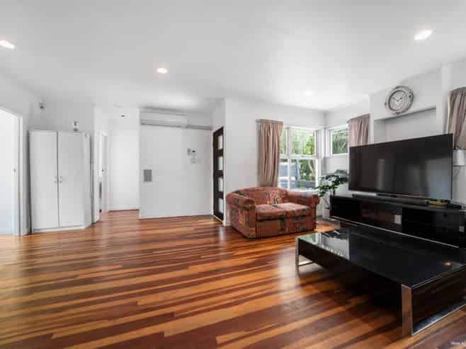 160 Glengarry Road, Glen Eden