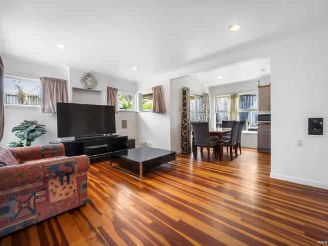 160 Glengarry Road, Glen Eden