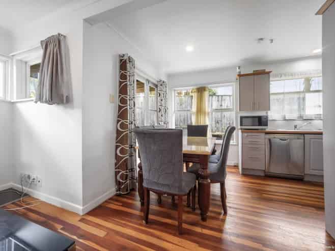 160 Glengarry Road, Glen Eden