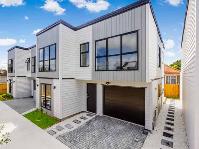 2/8 Arimu Road, Papakura