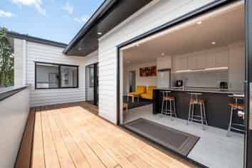 2/13 Manning Street, Hamilton Central