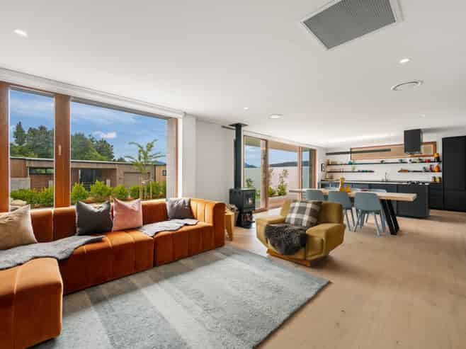 6 Fern Burn Close, Wanaka