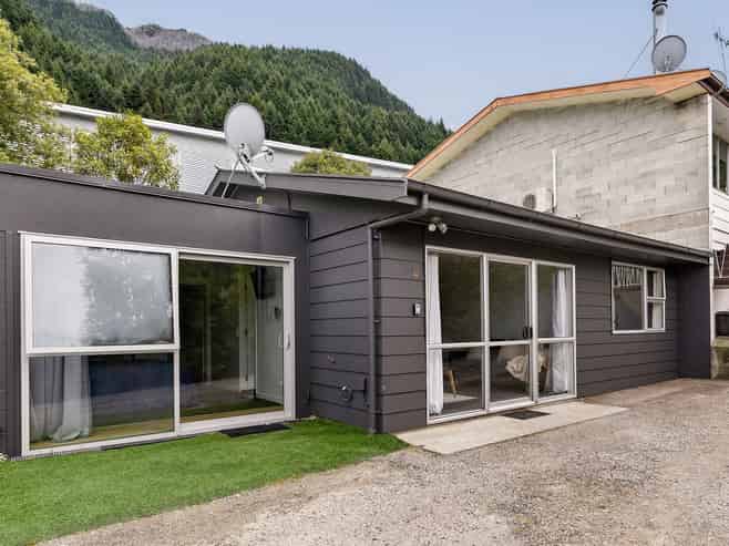 27B Hamilton Road, Queenstown