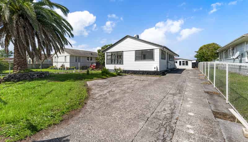 46 Caravelle Close, Mangere