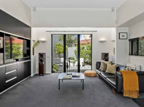 8 Harrods Court, Fendalton