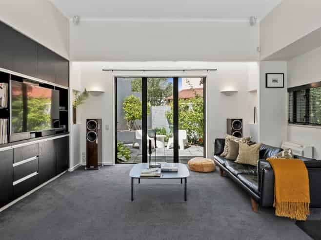 8 Harrods Court, Fendalton