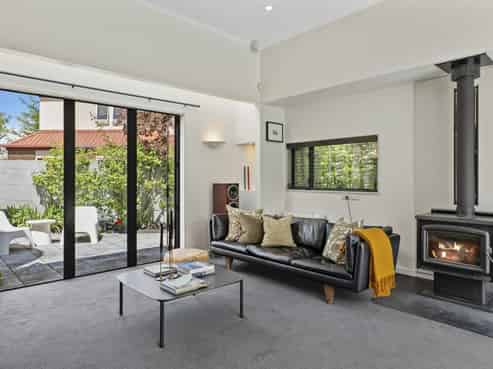 8 Harrods Court, Fendalton