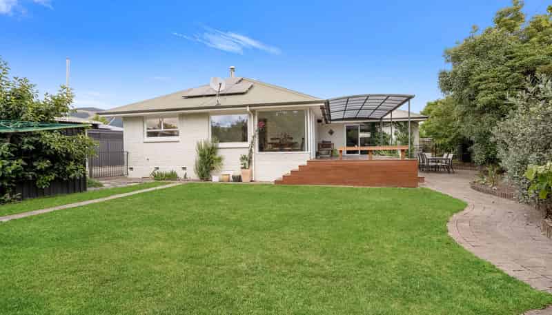 10 Neale Avenue, Stoke