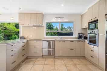 10 Neale Avenue, Stoke