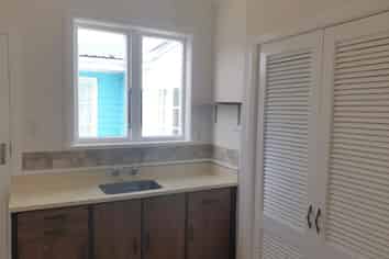 2/87 Freyberg Street, Lyall Bay