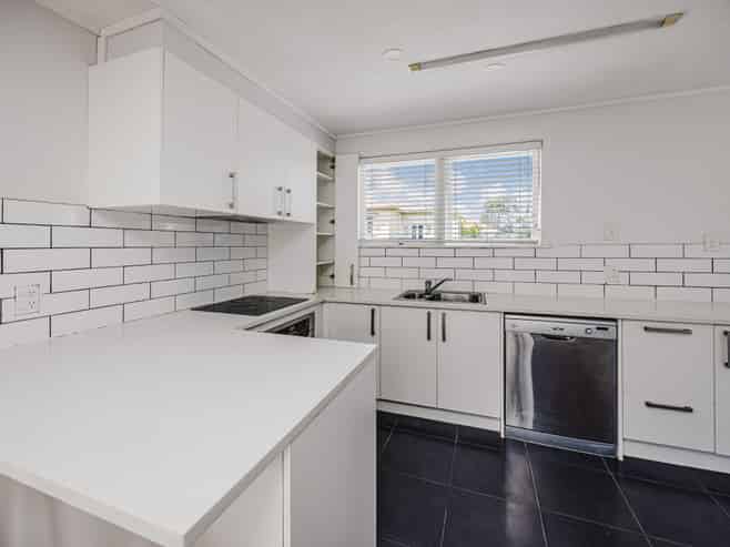 2/8 James Road, Manurewa