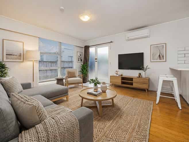 2/8 James Road, Manurewa