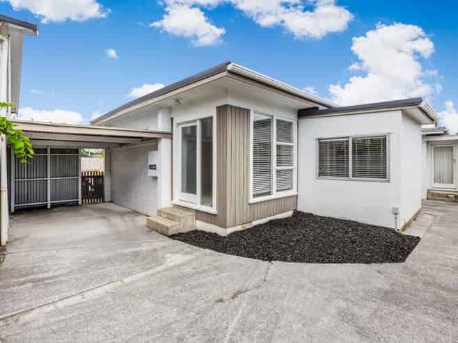 2/8 James Road, Manurewa