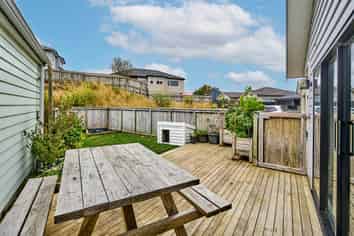 75 Erlestoke Crescent, Churton Park