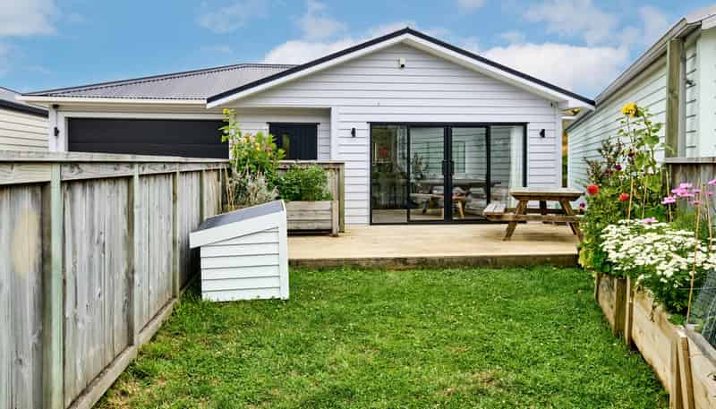 75 Erlestoke Crescent, Churton Park