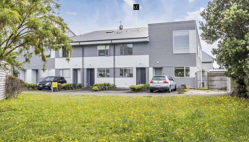 9/2 Stone Street, Miramar