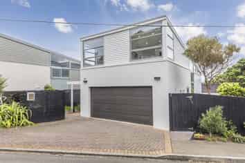 32 Mantell Street, Seatoun