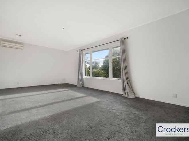 21 Amberley Avenue, Te Atatu South