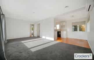 21 Amberley Avenue, Te Atatu South