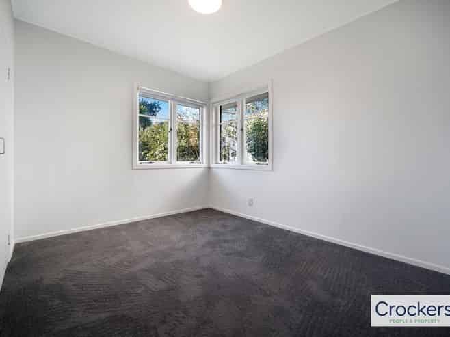 21 Amberley Avenue, Te Atatu South