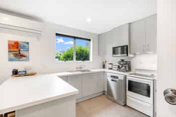 13 Hillier Place, Allenton