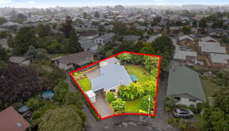 13 Hillier Place, Allenton